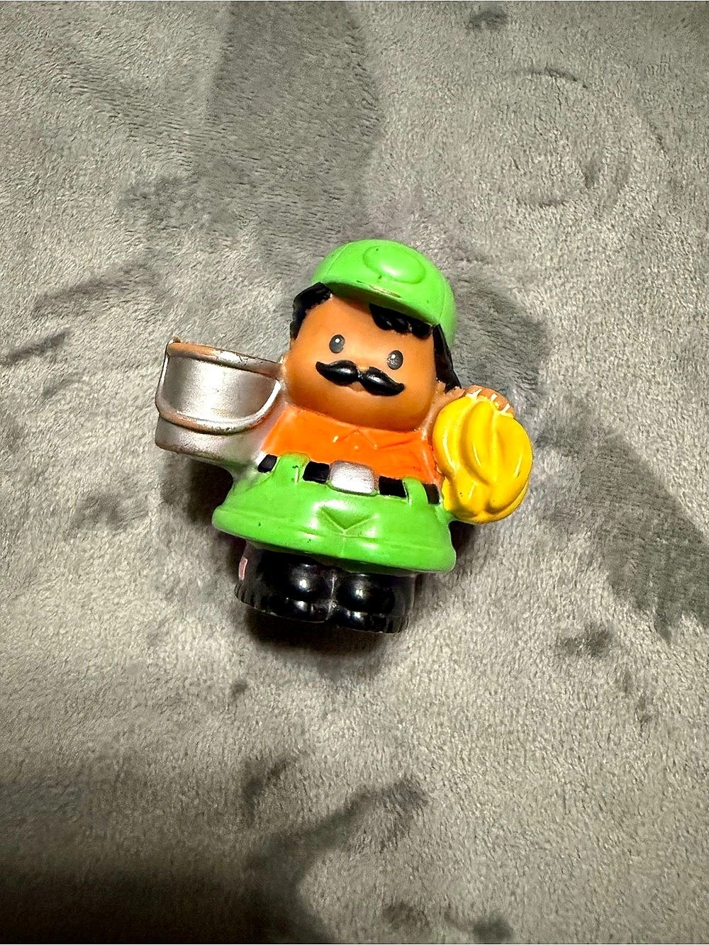 2004 Fisher Price Little People Zoo Keeper Bananas Bucket Figure